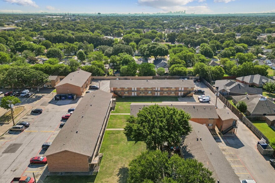500 Haley St, Irving, TX à vendre - Photo du bâtiment - Image 2 de 26
