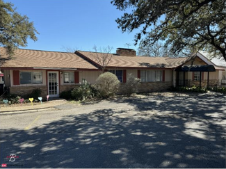 Plus de détails pour 725 N Main St, Boerne, TX - Vente au détail à vendre