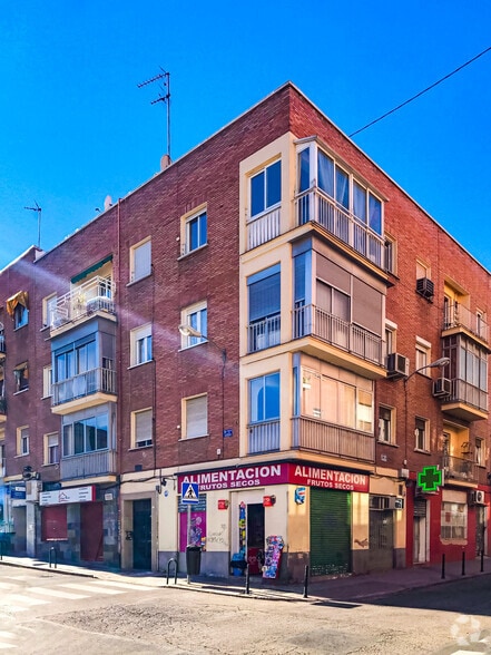 Calle de Lazaga, 11, Madrid, Madrid for sale - Building Photo - Image 2 of 3