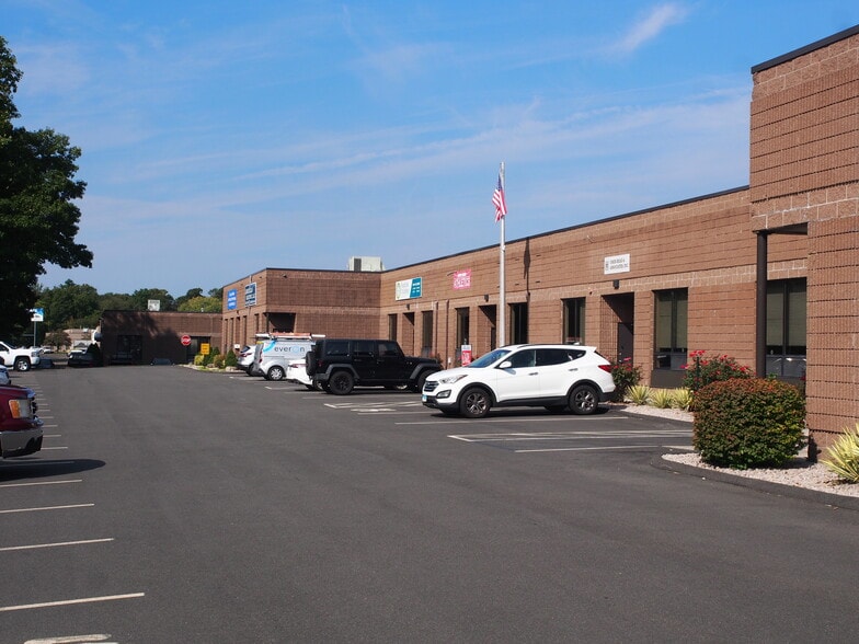 9 Business Park Dr, Branford, CT for sale - Building Photo - Image 3 of 16