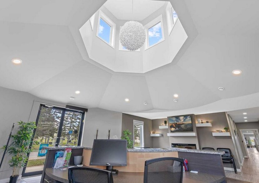 110 Pelican Pl, Sylvan Lake, AB à vendre - Photo intérieure - Image 2 de 48