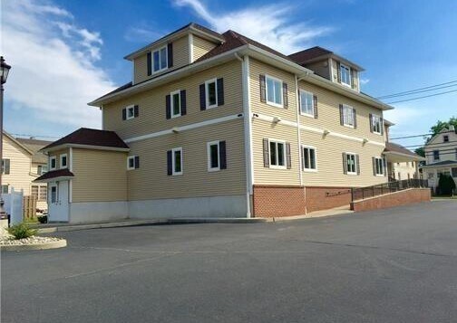 190 Pulaski Ave, Sayreville, NJ à louer - Photo du bâtiment - Image 2 de 29