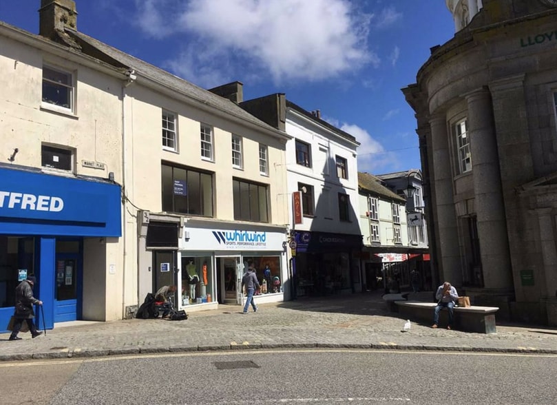 32 Market Pl, Penzance for lease - Building Photo - Image 2 of 2