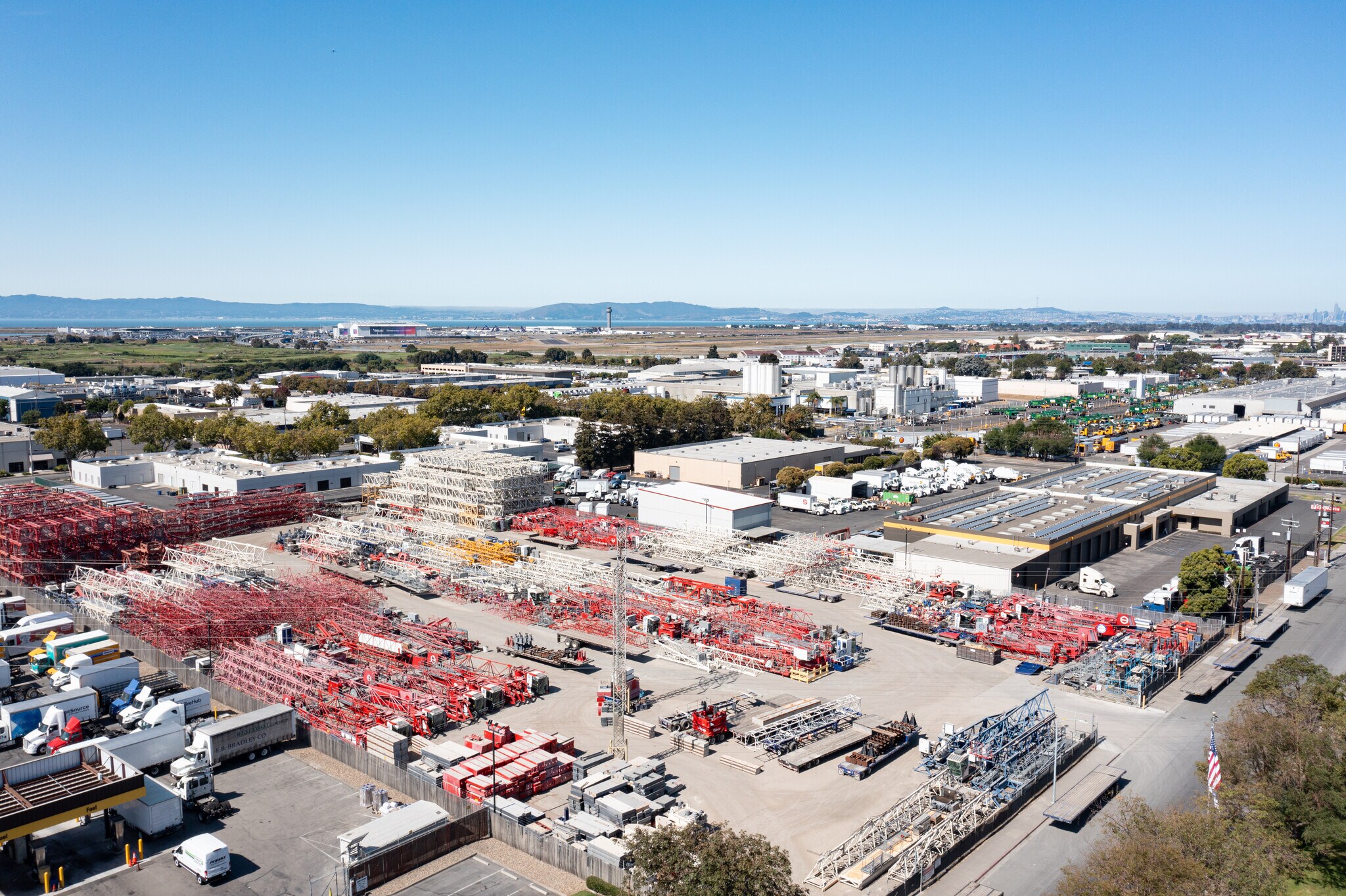 10645 Bigge St, San Leandro, CA à louer Photo du bâtiment- Image 1 de 3