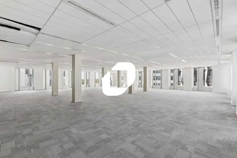 Bureau dans Villeurbanne à louer Photo du bâtiment- Image 1 de 23