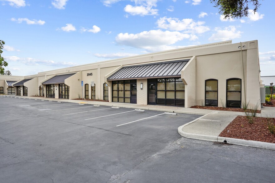 2065 Martin Ave, Santa Clara, CA à louer - Photo du bâtiment - Image 2 de 6