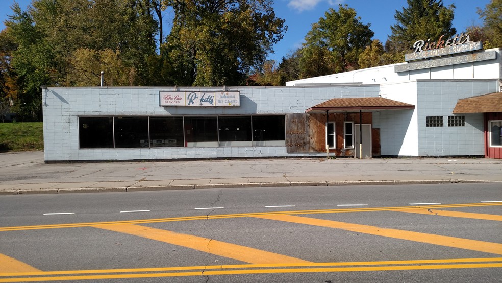 2017-2019 Doubleday Ave, Ballston Spa, NY à vendre - Photo du bâtiment - Image 1 de 1