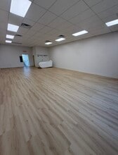 150-190 Hanes Mill Ct, Winston-Salem, NC for lease Interior Photo- Image 2 of 3