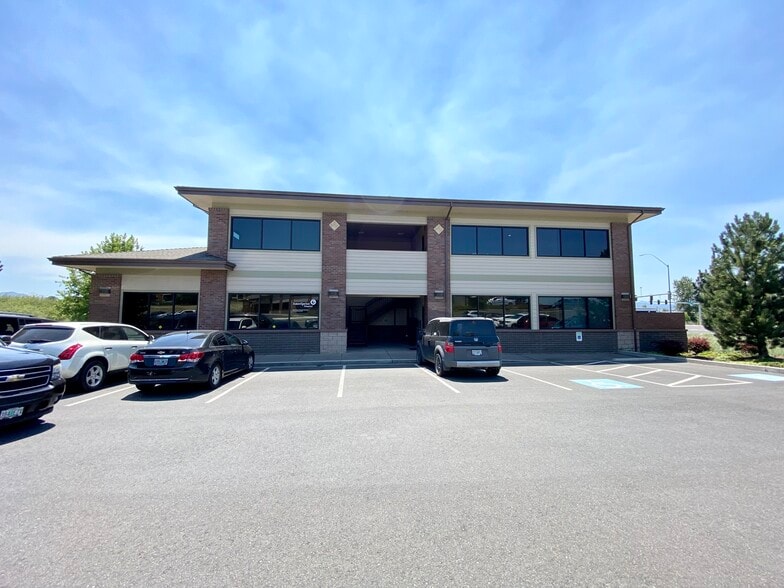 3523 Arrowhead Dr, Medford, OR for lease - Building Photo - Image 3 of 6
