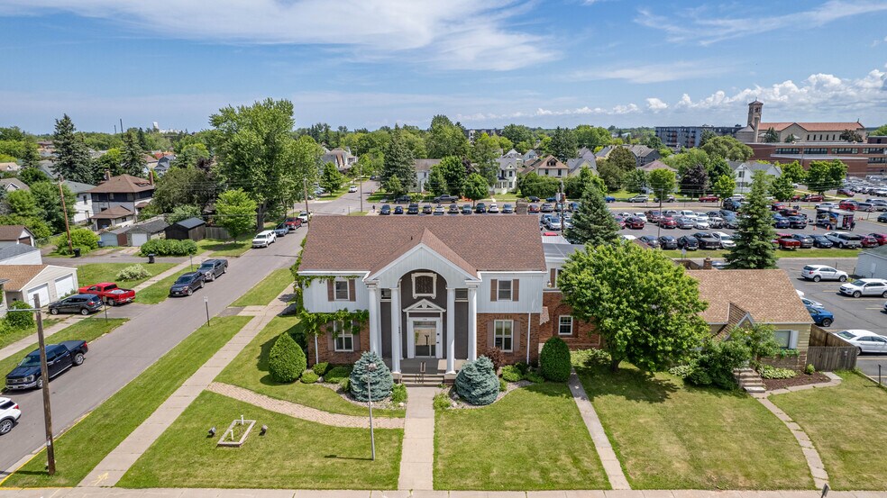 1304 Hammond Ave, Superior, WI à vendre - Photo du bâtiment - Image 3 de 37