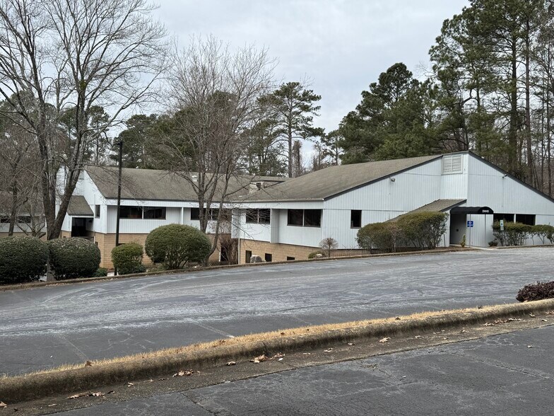 4900 Waters Edge Dr, Raleigh, NC à vendre - Photo du bâtiment - Image 3 de 4