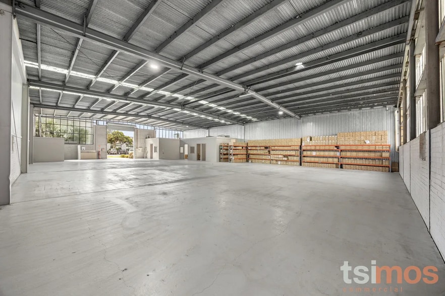 37 Taunton Drive, Cheltenham for sale - Interior Photo - Image 3 of 4
