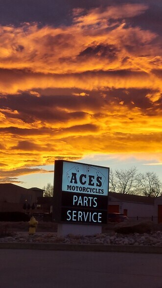 5900 S College Ave, Fort Collins, CO à vendre - Photo du bâtiment - Image 2 de 7