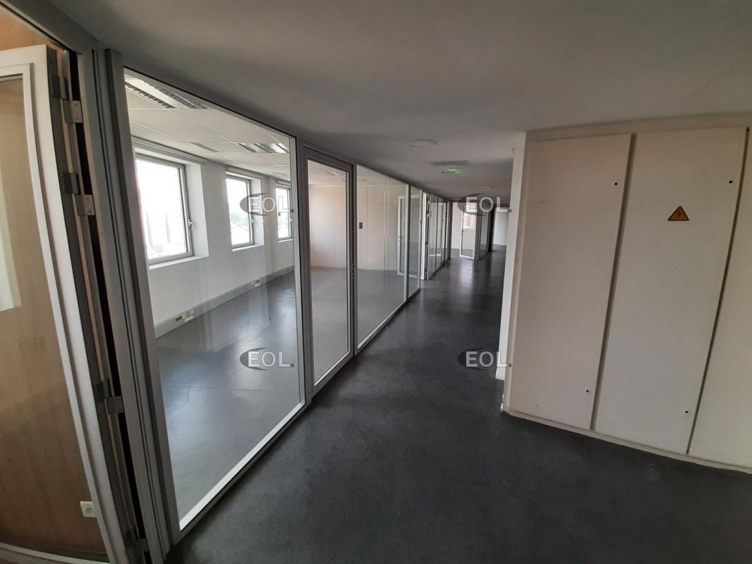Office in Ivry-sur-Seine for lease Interior Photo- Image 1 of 6