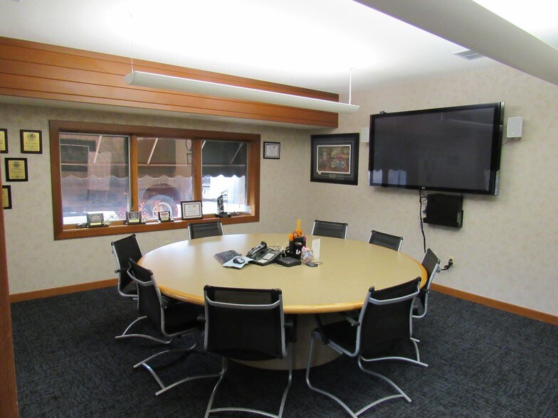 454 County Rd V V, Somerset, WI à vendre - Photo du bâtiment - Image 2 de 60