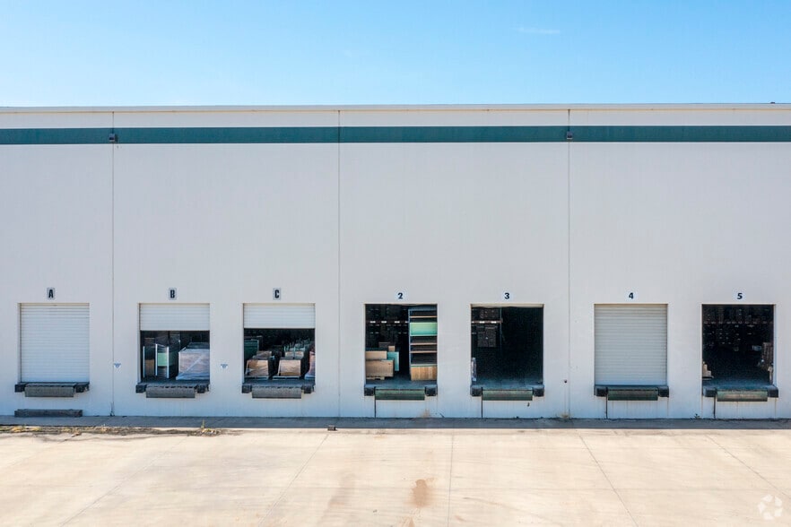 4247 S Minnewawa Ave, Fresno, CA for lease - Building Photo - Image 3 of 4