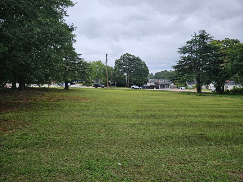 1235 Rutherford Rd, Greenville, SC à vendre - Photo du bâtiment - Image 1 de 9