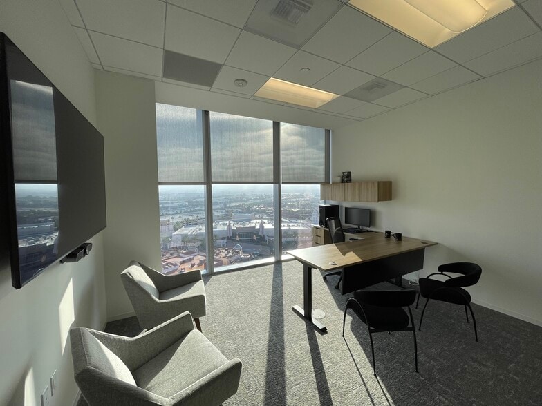 200 Spectrum Center Dr, Irvine, CA à louer - Photo intérieure - Image 3 de 40