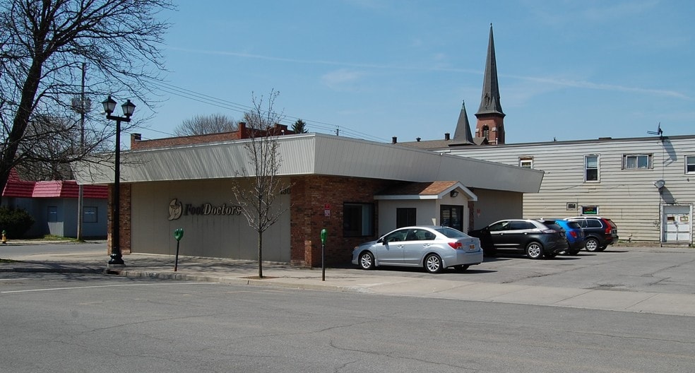 130 W Albany St, Herkimer, NY à vendre - Photo du bâtiment - Image 2 de 2