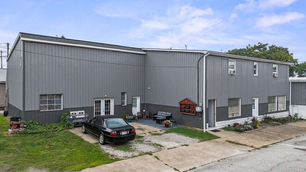41 Railroad St, New London, OH à vendre - Photo du bâtiment - Image 2 de 12