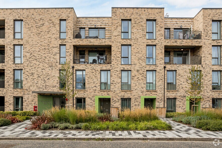 Newham Way, Londres à vendre - Photo du bâtiment - Image 3 de 4