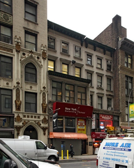 68 W 39th St, New York, NY for lease - Building Photo - Image 3 of 4