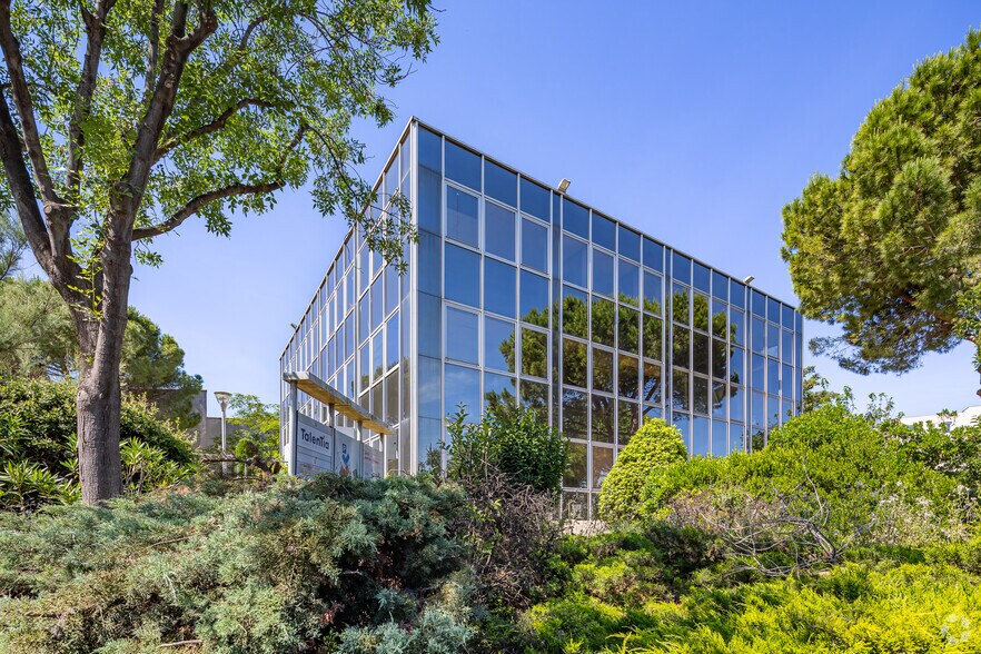 Retail in Marseille for lease - Primary Photo - Image 1 of 3