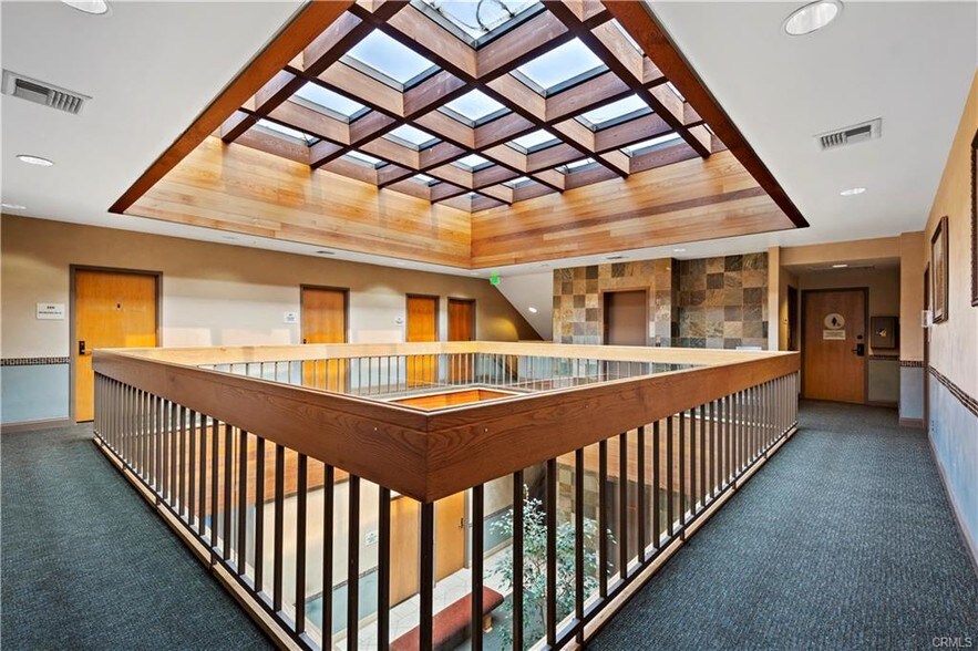 24432 Muirlands Blvd, Lake Forest, CA à vendre - Photo intérieure - Image 3 de 6