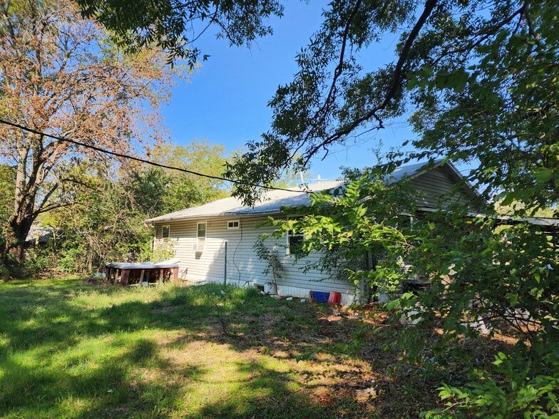 1102 Sherman St, Tioga, TX for sale - Building Photo - Image 3 of 4