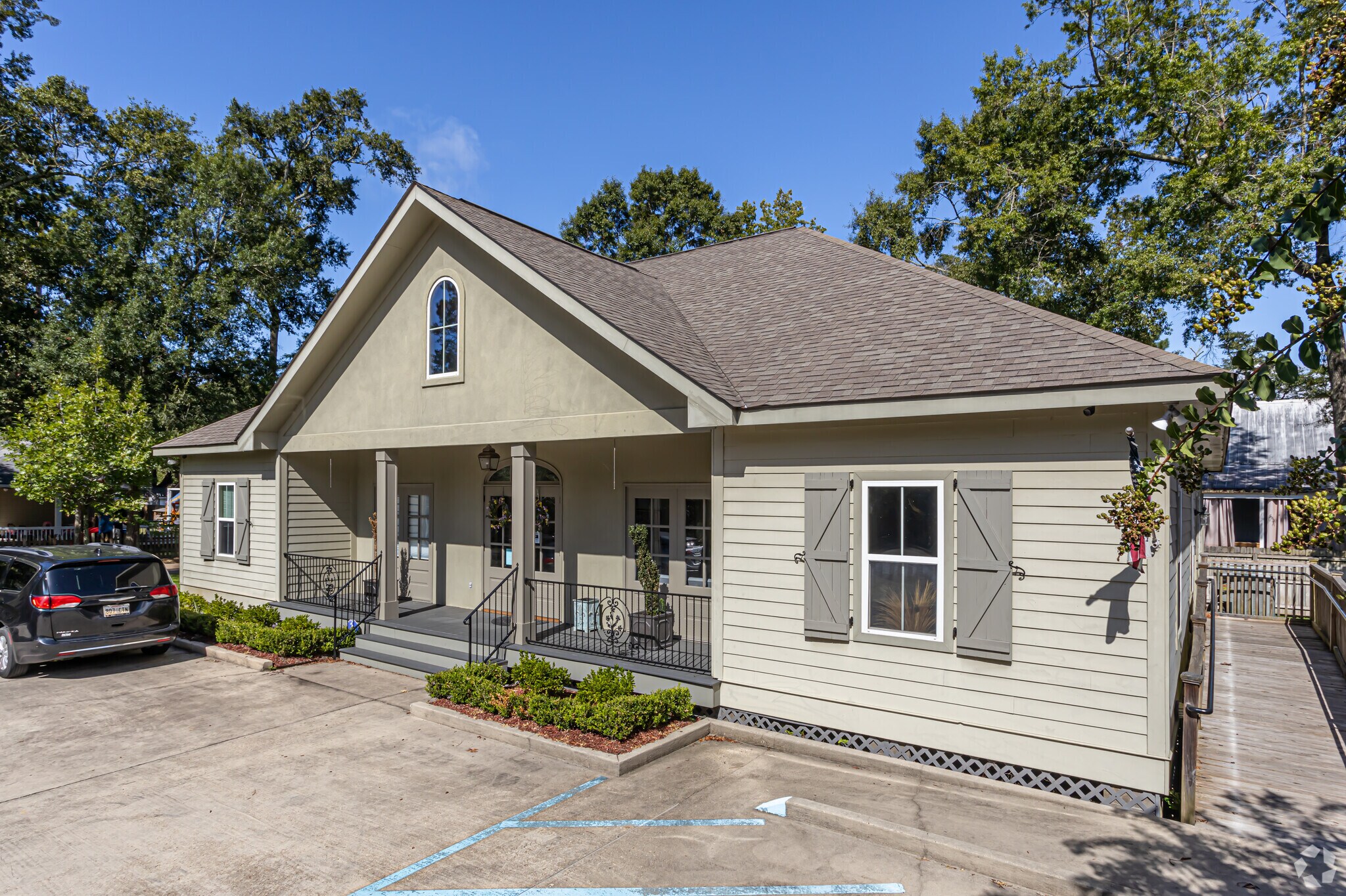 800 Ramon St, Mandeville, LA à louer Photo principale- Image 1 de 3