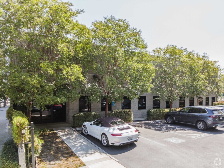16216 Kittridge St, Van Nuys, CA à louer - Photo du bâtiment - Image 2 de 4