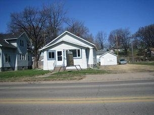 Plus de détails pour 2316 Camanche Ave, Clinton, IA - Vente au détail à vendre