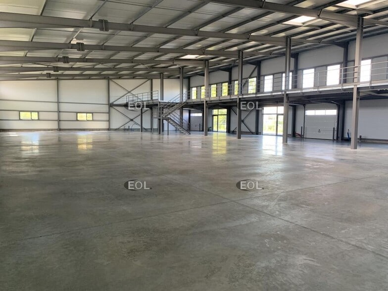 Flex in Taillades for sale - Interior Photo - Image 3 of 8