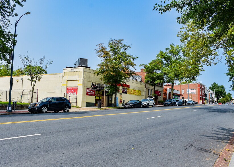 5720 Georgia Ave NW, Washington, DC à vendre - Photo du bâtiment - Image 2 de 5