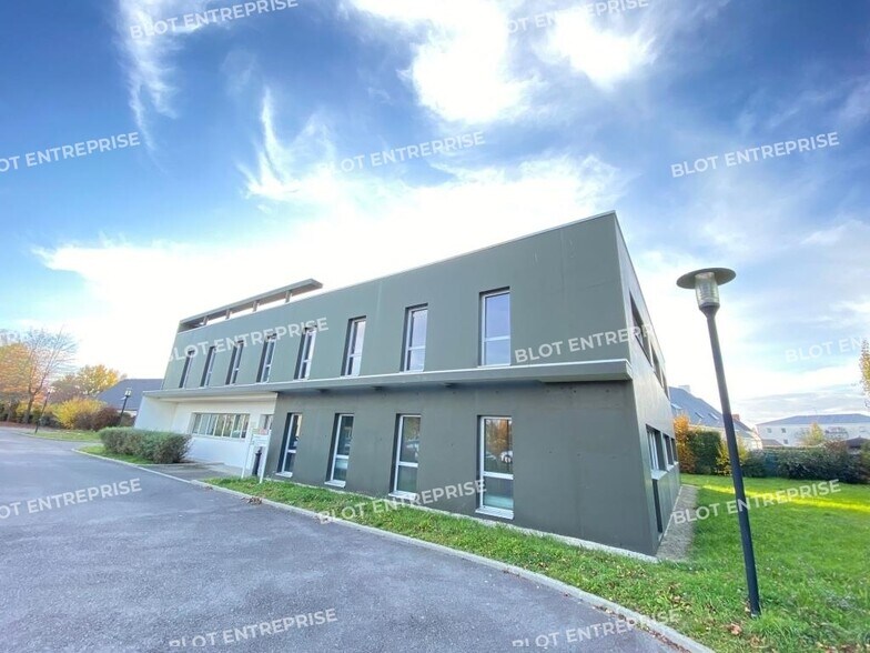 94 Rue Du Leinster, La Chapelle-sur-Erdre à louer - Photo du bâtiment - Image 2 de 4