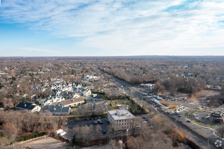 496 Smithtown Byp, Smithtown, NY à louer - Aérien - Image 2 de 28