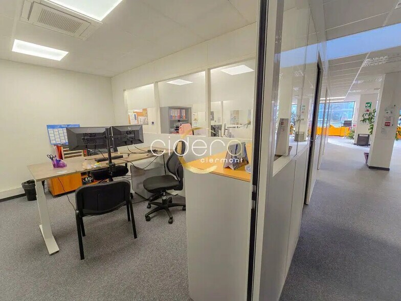 Retail in Clermont-Ferrand for lease - Building Photo - Image 3 of 10
