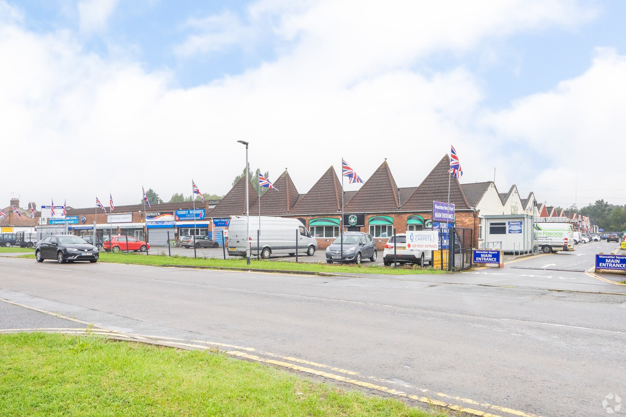 Mancetter Sq, Peterborough for lease Primary Photo- Image 1 of 3