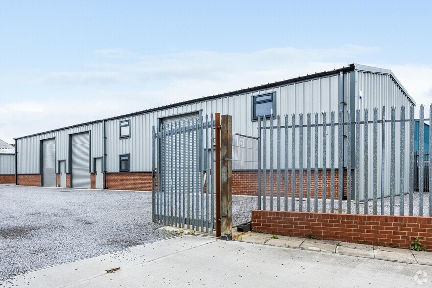 Littleburn Industrial Estate, Durham for lease - Primary Photo - Image 1 of 2