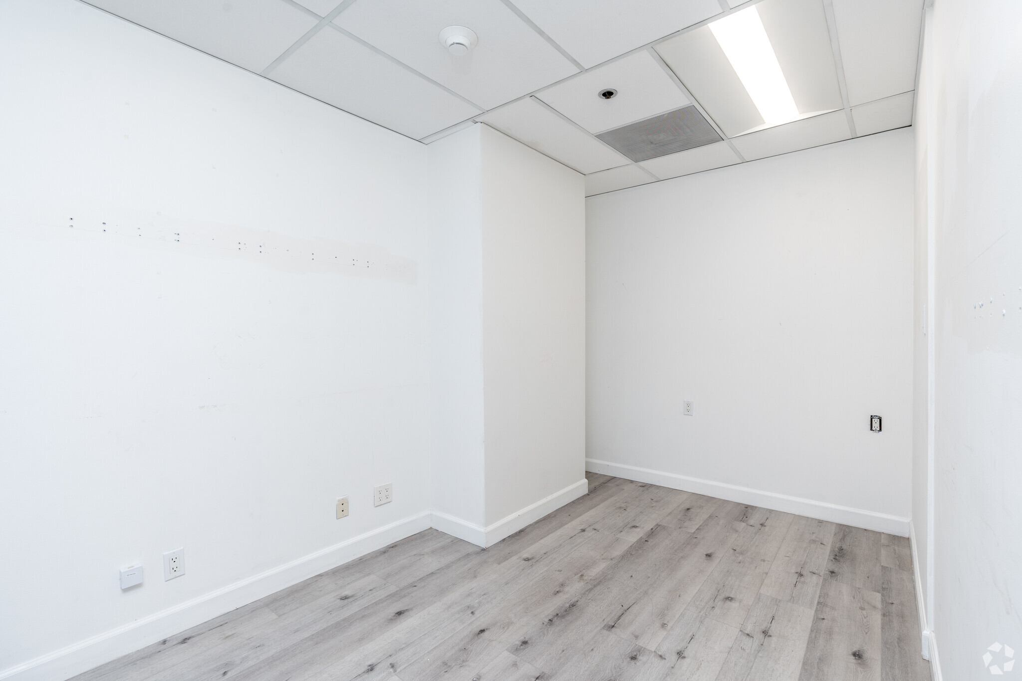 380 S Lake Ave, Pasadena, CA for lease Interior Photo- Image 1 of 1