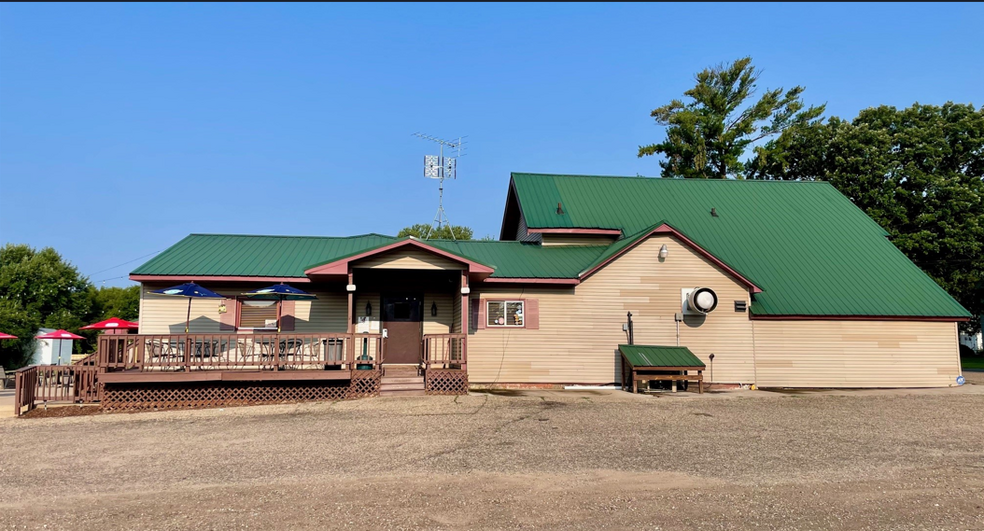 2002 Midway Rd, Menomonie, WI à vendre - Photo du bâtiment - Image 1 de 36