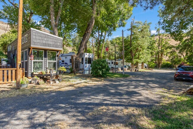 Plus de détails pour 8576 NW Mecca Rd, Madras, OR - Spécialité à vendre