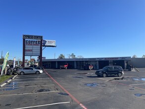 9103 Cypress Creek Pky, Houston, TX à louer Photo du bâtiment- Image 1 de 2