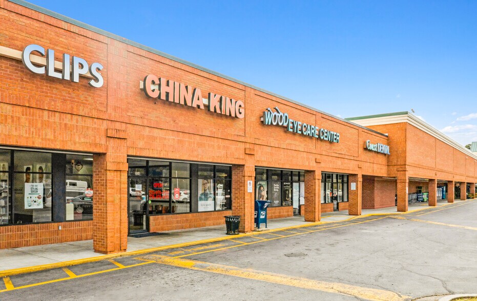 3050 Five Forks Trickum Rd SW, Lilburn, GA à louer - Photo du bâtiment - Image 3 de 7