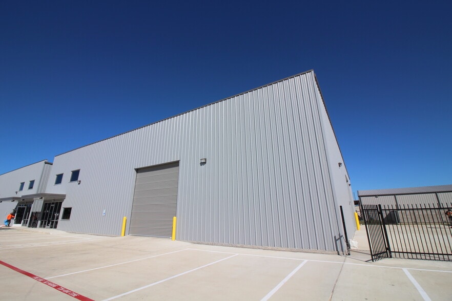 6702 Theall Rd, Houston, TX for sale - Primary Photo - Image 1 of 11