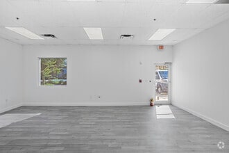 534 Mercantile Pl, Port Saint Lucie, FL for lease Interior Photo- Image 1 of 3