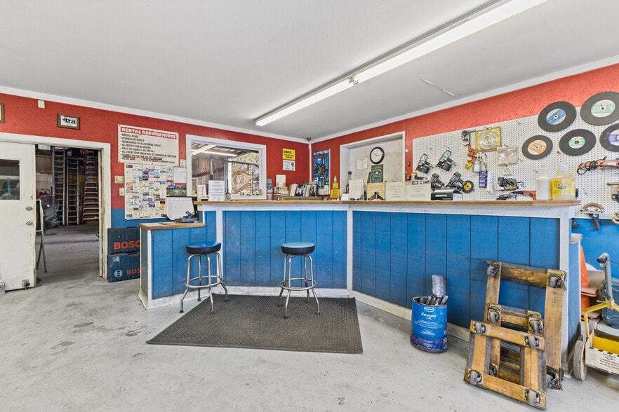 17645 Blanco Rd, San Antonio, TX à vendre - Photo du bâtiment - Image 2 de 28