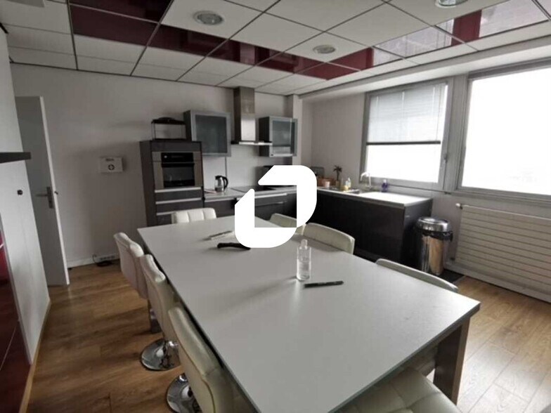 Office in Évry-Courcouronnes for lease - Interior Photo - Image 3 of 6