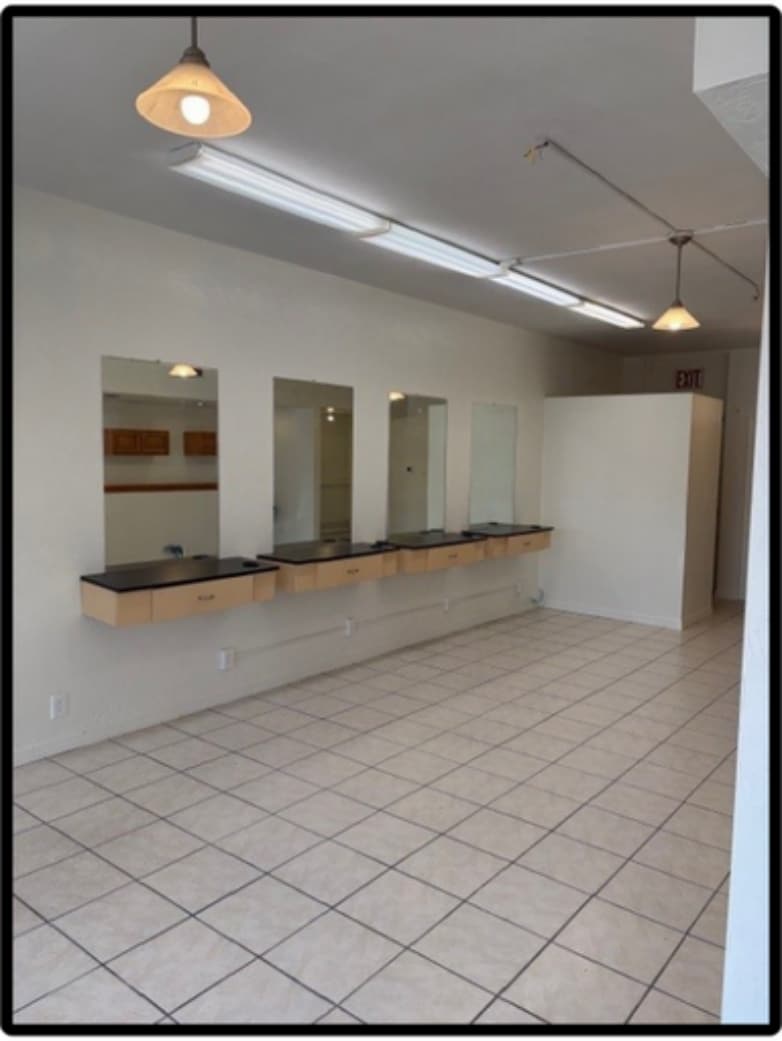 4330 101st St W, Bradenton, FL for lease Interior Photo- Image 1 of 2