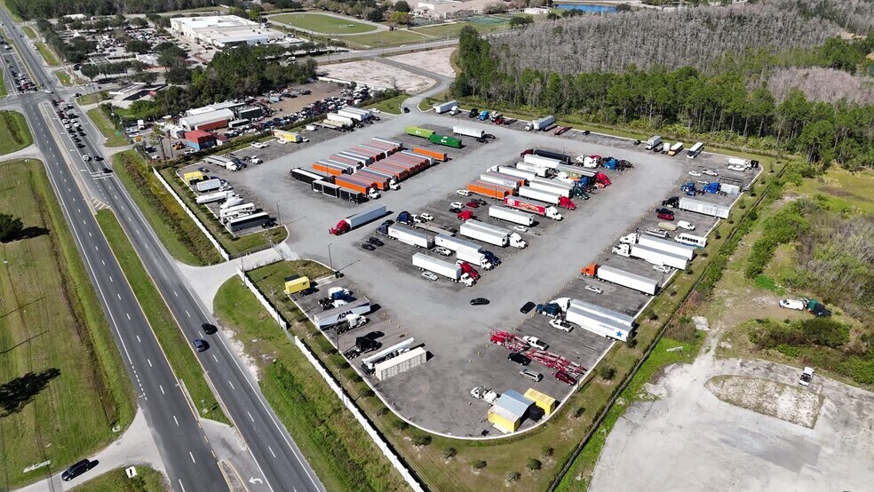 17105 E Colonial Dr, Orlando, FL à louer - Vidéo sur l’inscription commerciale - Image 2 de 4